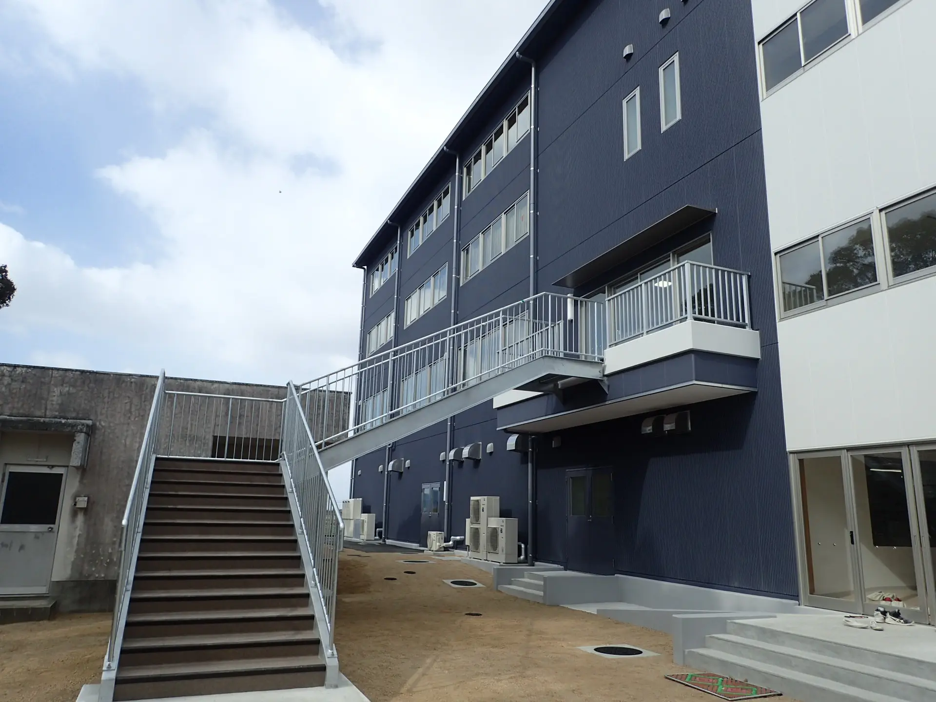 岡山市立山南学園　施設整備に伴う電気設備工事