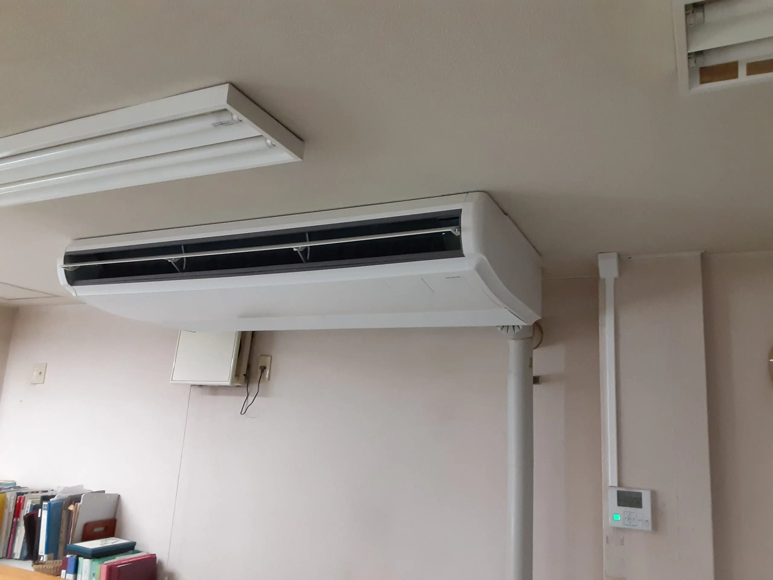 オフィスのエアコンを更新しました