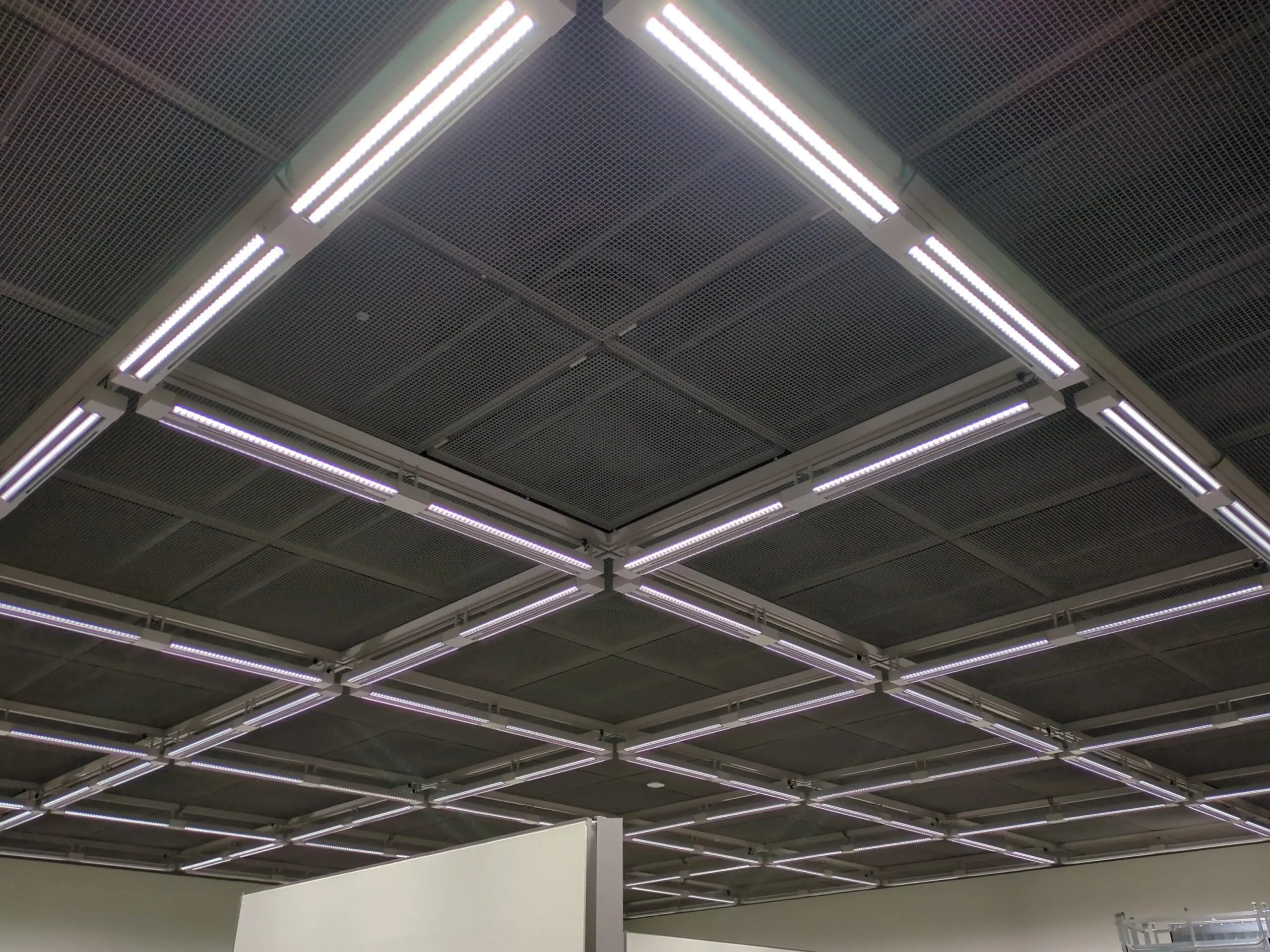 岡山県立美術館2階展示室LED化改修工事