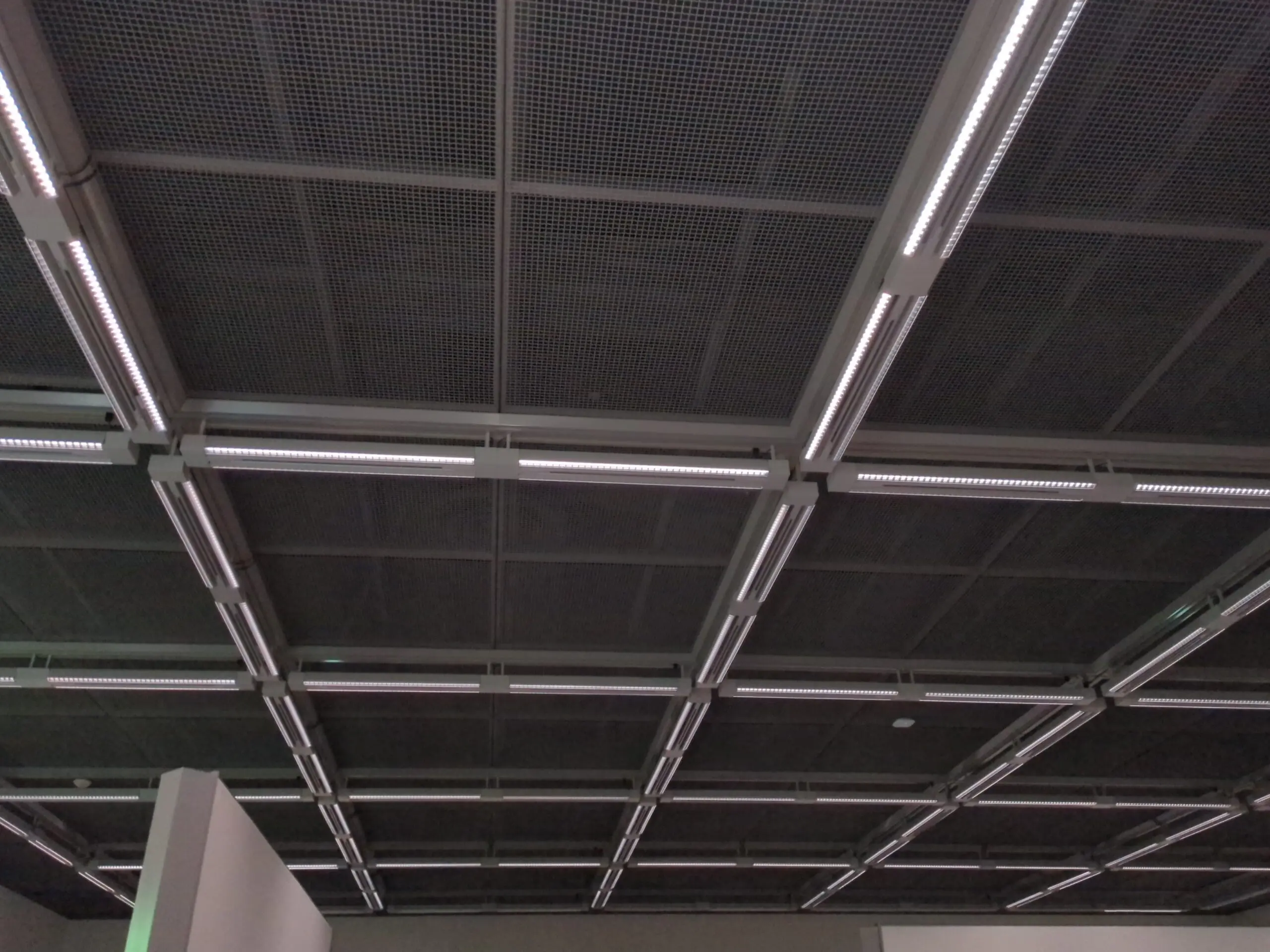 岡山県立美術館2階展示室LED化改修工事