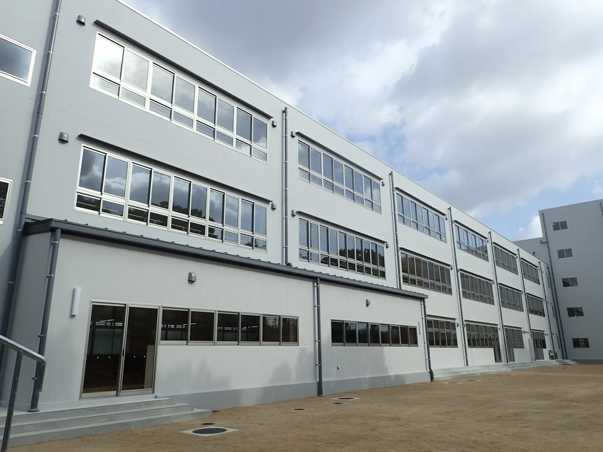 岡山市立山南学園　施設整備に伴う電気設備工事